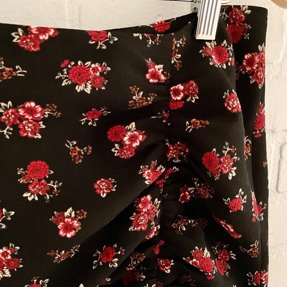 Zara Midi skirt Y2K Ruched Dark Floral Roses Black Red Dark romantic Fairy M - Picture 10 of 16